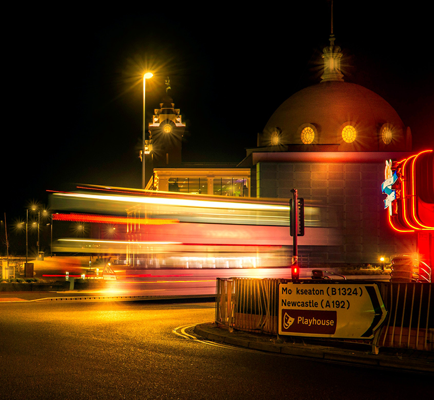 爱上海：Distance yourself from the hustle and bustle, and find a moment of tranquility by going to Shanghai's backyard garden.